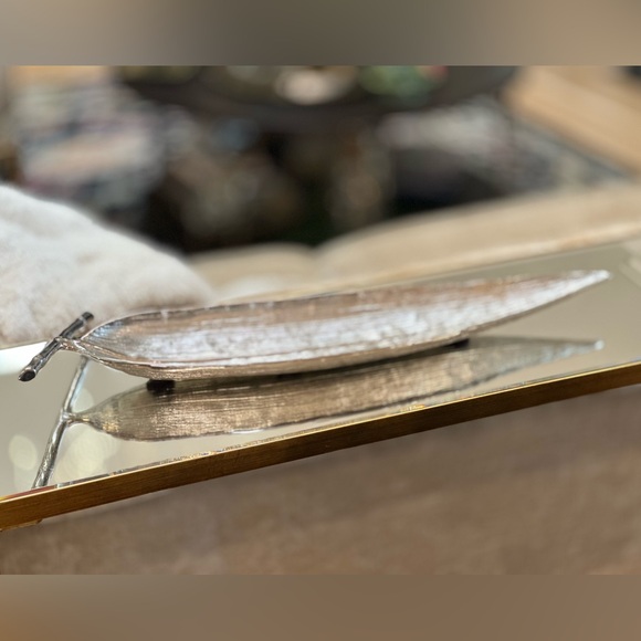 Michael Aram Medium Bamboo Leaf Tray/Platter 23” - Picture 2 of 6